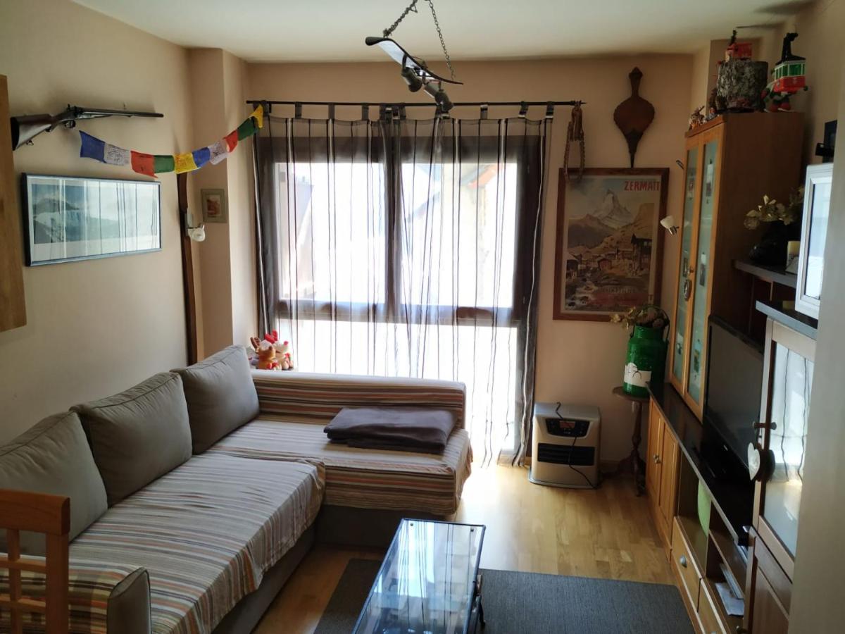 Apartamento En Escarrilla, Сальєнт-де-Гальєго Екстер'єр фото